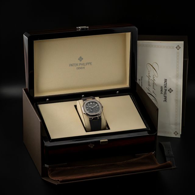 Patek Philippe Nautilus 5712G-001 Image 7